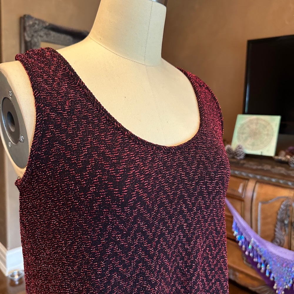 NWOT Stunning Sparkling Red Top - Picture 7 of 7